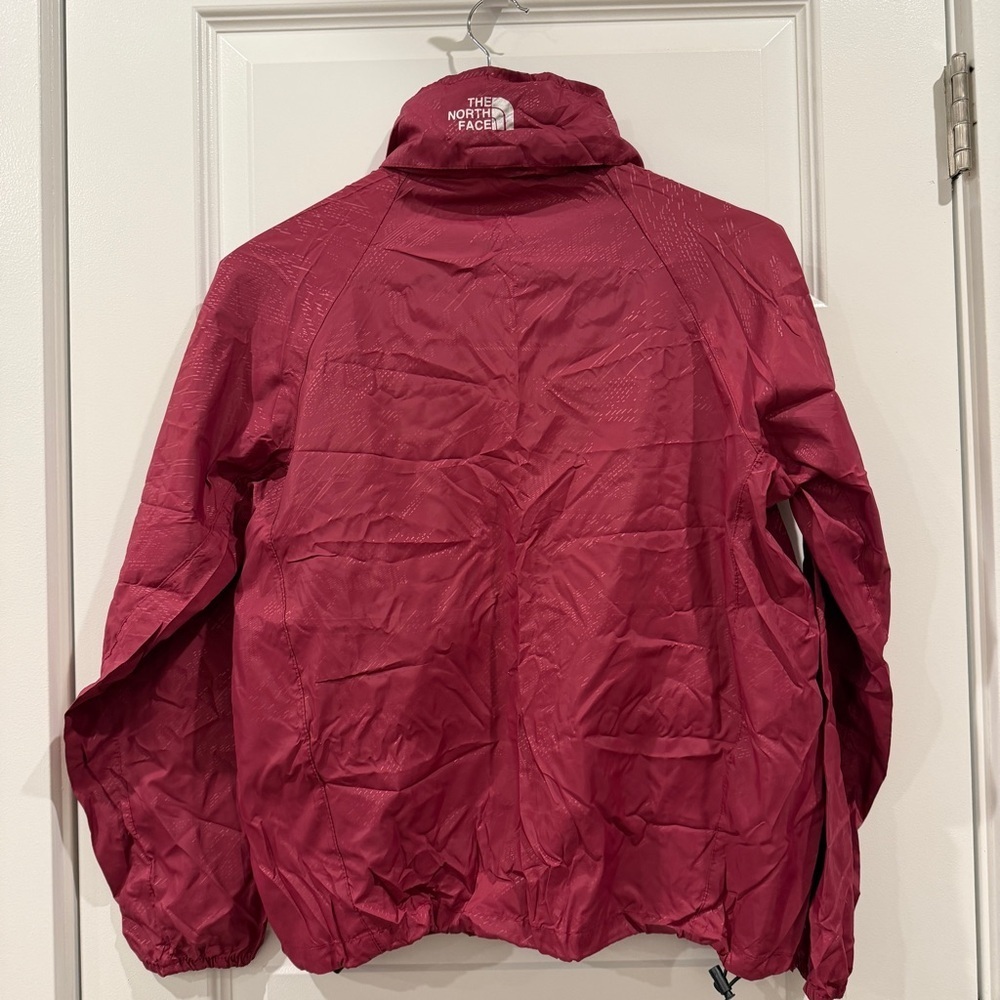 The North Face Women’s Pink Color Windbreaker Jacket Foldable with Bag sz XS - Picture 10 of 12